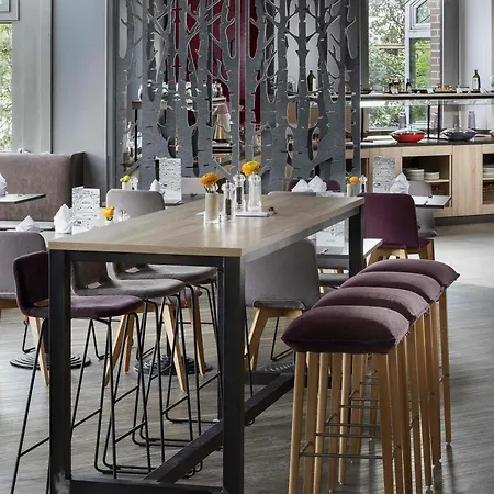 Hotel Mercure Neuperlach Sued 4*